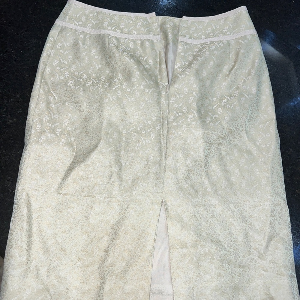 Ann Taylor Size 6 Pencil Skirt